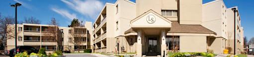 Laura Secord Apartments exterior image of building in Niagara Falls, ON