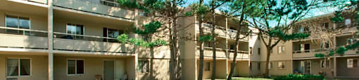 Laura Secord Apartments exterior image of building in Niagara Falls, ON