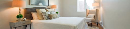 Linden Court spacious bedroom in Niagara Falls, ON