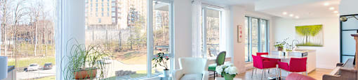 Lumineau in Sherbrooke, QC spacious open concept living and dining room