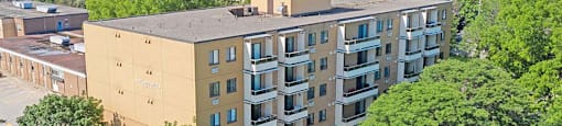 Marlan Towers in Owen Sound, ON drone image of building