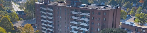 Northgate Towers in Woodstock, ON front exterior of building