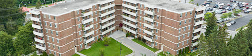 Northumberland Place image of drone exterior of building featuring the lake in Port Hope, ON
