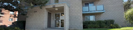 Oakdale Heights exterior image of front entrance in St. Catharines, ON