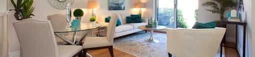 Oakdale Heights open concept living-dining area in St. Catharines, ON