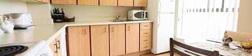 Prince William Apartments bright kitchen with