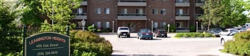 Leamington Heights exterior image of building in Leamington, ON