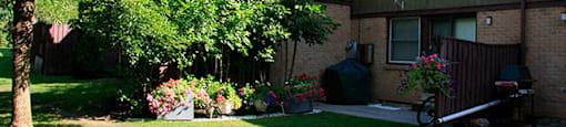 Waterford Townhouses in Mississauga, ON backyard with large landscape area