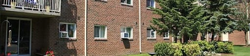 Lyndon Place exterior image of building in Niagara Falls, ON