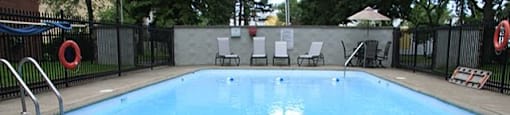 Regency Towers outdoor pool and loungers in St. Catherines, ON