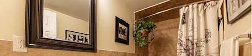 Garden Court bathroom with full sized bathtub in Windsor, ON