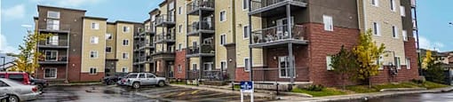 Elizabeth Gardens in Edmonton, AB exterior of building and parking lot