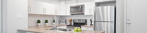 Summerhill Place in Nanaimo, BC kitchen with breakfast bar