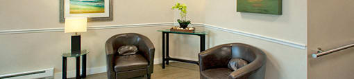 Regency Place lobby with chair seating in Whitby, ON