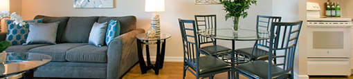 Shannon Towers in Collingwood, ON open-concept dining and living area