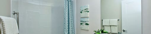 Southwood Apartments in Guelph, ON bathroom with full sized bathtub