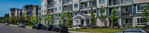 Summerhill Place in Nanaimo, BC exterior of building