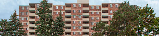 Sunnidale Place in Barrie, ON front of building seen from street