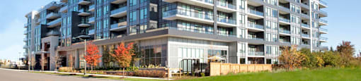 The Taunton in Oakville, ON exterior of building from street level