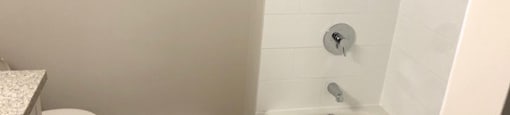 Waterford Townhouses in Mississauga, ON bathroom with full sized bathtub