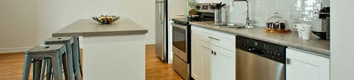 Waverly Place modern kitchen with dishwasher in St. Catharines, ON