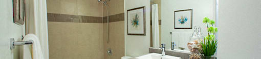 Whitby Place in Whitby, ON bathroom with full sized bathtub