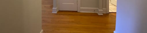 Front entry - Charlie Chaplin One Bedroom