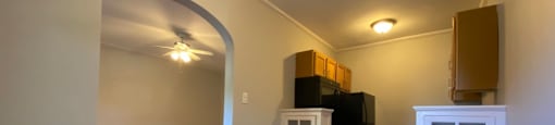 Kitchen and dining area - Charlie Chaplin One Bedroom