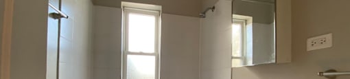 Full bathroom with a tub - George Spoor Studio