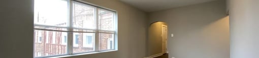 Living room with lots of natural lighting - 3 Bedroom