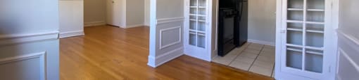 Rich wood flooring - Helen Dunbar Studio