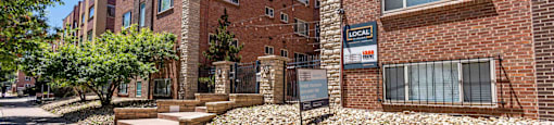 A brick building at 1355 Pearl in Denver, CO exterior