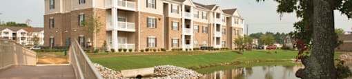 Lakeside walking and jogging trail