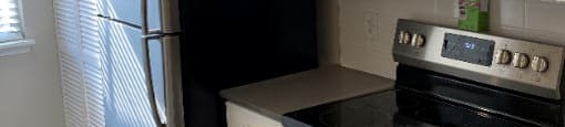Sycamore Kitchen with Glass Top 5 Burner Convection Stove