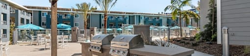 community grills at Pointe Luxe Apartment Homes, San Diego, CA