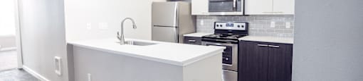 Fully Equipped Kitchen at Thorncroft Farms Apartments, Oregon, 97124