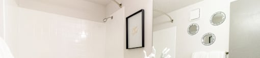 bathroom with sink toilet and tub