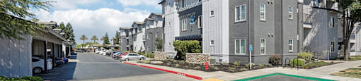 exterior views at Waterstone Apartments