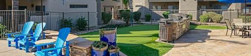 Garden Courtyard With Grills And Fireplace at Scottsdale Horizon Apartments, Scottsdale, 85260