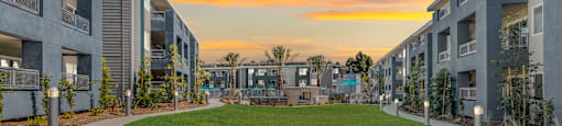 open courtyard at Pointe Luxe Apartment Homes, San Diego, CA, 92110
