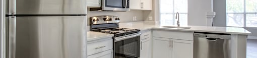 Spacious Kitchen at The Retreat Apartments in Phoenix, Arizona