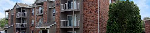 Apartments near the University of Nebraska East Campus with beautiful landscaping, lush landscaping, scenic views, large balconies, spacious balconies, at Tanglewood Apartments