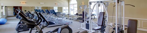 Luxury apartments with fitness center at Rockledge Oaks Apartments in Lincoln, Nebraska