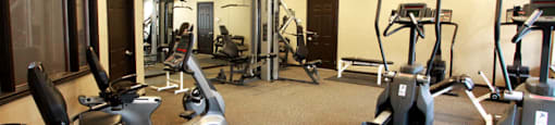 Apartments in southwest Omaha with 24-hour fitness center at Breckenridge Apartments