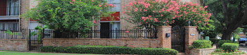 Beautiful unique townhome community near the Galleria within walking distance of shops, restaurants, and entertainment at Briarwood Apartments in Houston.