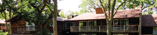a view of the back of the house