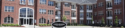 Luxury apartments in Bloomington Minnesota with brick exteriors and attached heated parking