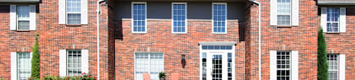 Clubhouse with resident lounge, resident cyber café, free wi-fi, and 24-hour fitness center at Tanglewood Apartments located near the University of Nebraska Lincoln