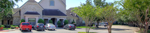 Gated community in Houston with attached and detached garages, covered parking, 24-hour fitness center with showers and lockers, beautiful landscaping and scenic views.