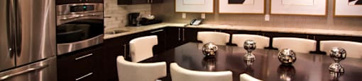 Luxury apartments with resident lounge, coffee bar, free wi-fi, internet café, conference room and catering room at Villa Piana Apartments in Dallas